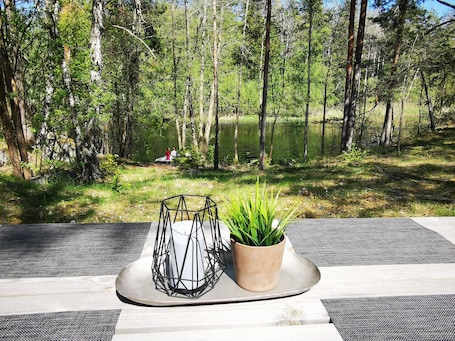 Property grounds. Lovingly prepared but flagman-house right on the river in southern Sweden's largest