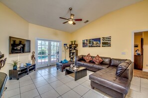 Smart-TV, DVD-Player, Bücher, Videothek