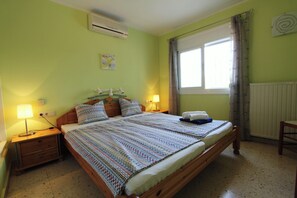 4 soverom, safe på rommet, skrivebord og strykejern/-brett