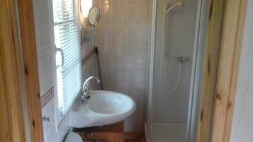 Dusche, Handtücher, Seife, Toilettenpapier