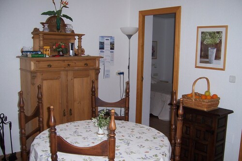 Comfort chalet, full climate, saltwater pool, enclosed garden, wifi, satellite TV 3 bedrooms