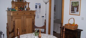 Comfort chalet, full climate, saltwater pool, enclosed garden, wifi, satellite TV 3 bedrooms