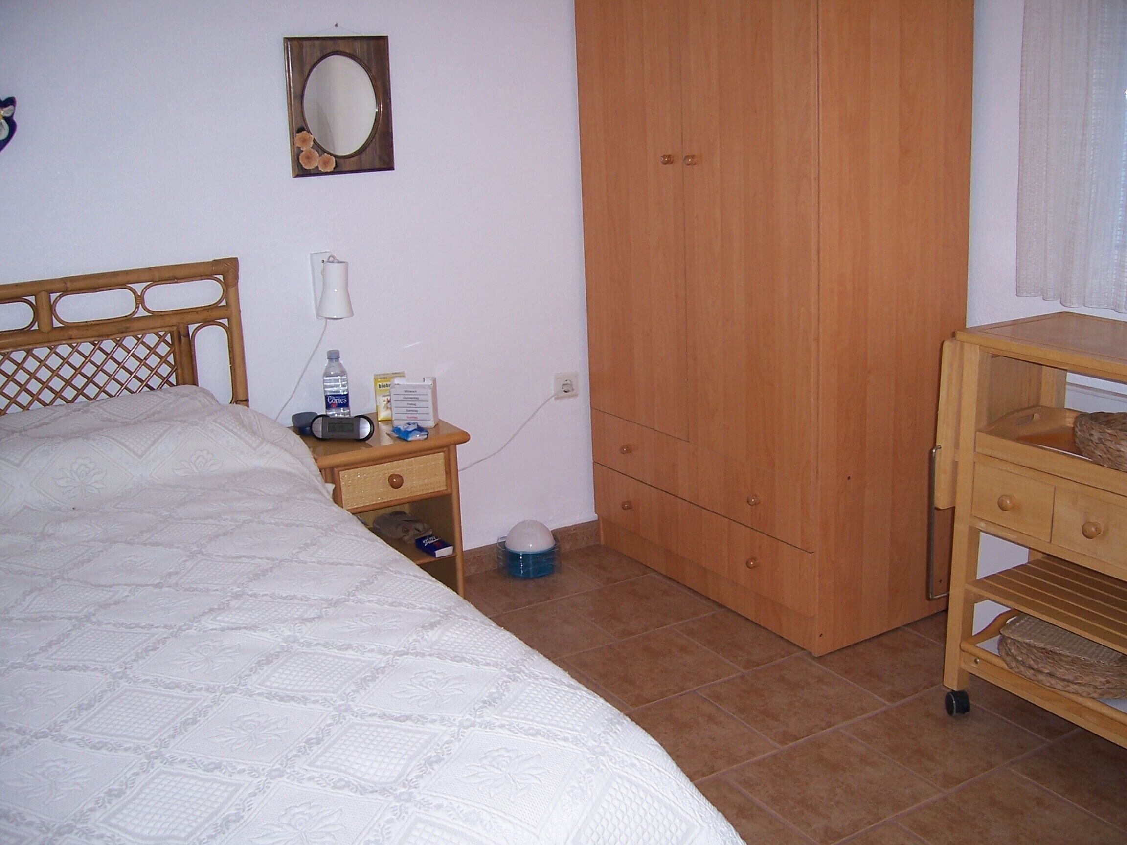 3 slaapkamers, een strijkplank/strijkijzer, reisbedje, gratis wifi