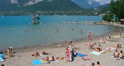 Villa BelleVue, proche Lac Annecy + domaines skiables, cuisine neuve, 4 chambres: 8 per., sauna