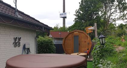Bungalow Heeder See -hotellissa sauna, kylpyamme, uima-allas, 8 hlöä., Wi-Fi,