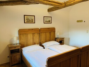 2 chambres, lit de bébé portatif, Wi-Fi, literie fournie