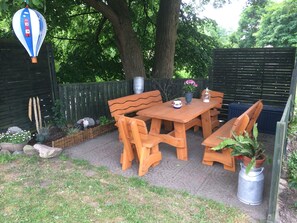 تناول الطعام بالخارج