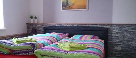 1 sovrum, internet och sängkläder