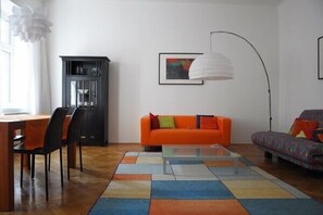 Fernseher, Stereoanlage