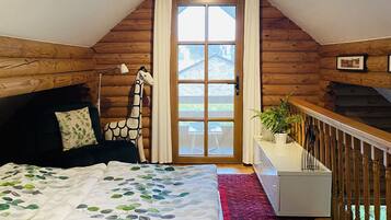 2 chambres, bureau, fer et planche Ă repasser, lit parapluie