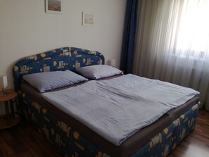 2 habitaciones, tabla de planchar con plancha, wifi y ropa de cama 