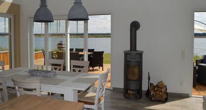 La plage privée! Maison "sans nuages" avec cheminée et sauna directement sur la plage