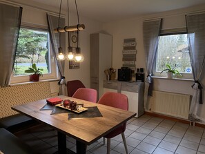 Dining - Comfortable 4 * holiday home, terrace, barbecue area, garden, fireplace, WiFi, incl. additional costs (Thalfang)