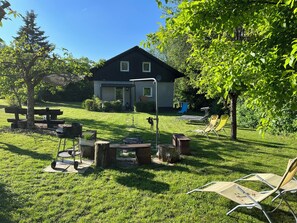 Property grounds - Comfortable 4 * holiday home, terrace, barbecue area, garden, fireplace, WiFi, incl. additional costs (Thalfang)