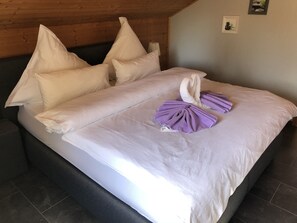 3 bedrooms, in-room safe, iron/ironing board, travel cot - Comfortable 4 * holiday home, terrace, barbecue area, garden, fireplace, WiFi, incl. additional costs (Thalfang)