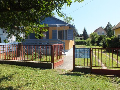 Holiday house with fenced garden plot in immediate vicinity of the thermal bath