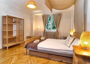 2 bedrooms, iron/ironing board, free WiFi, bed sheets
