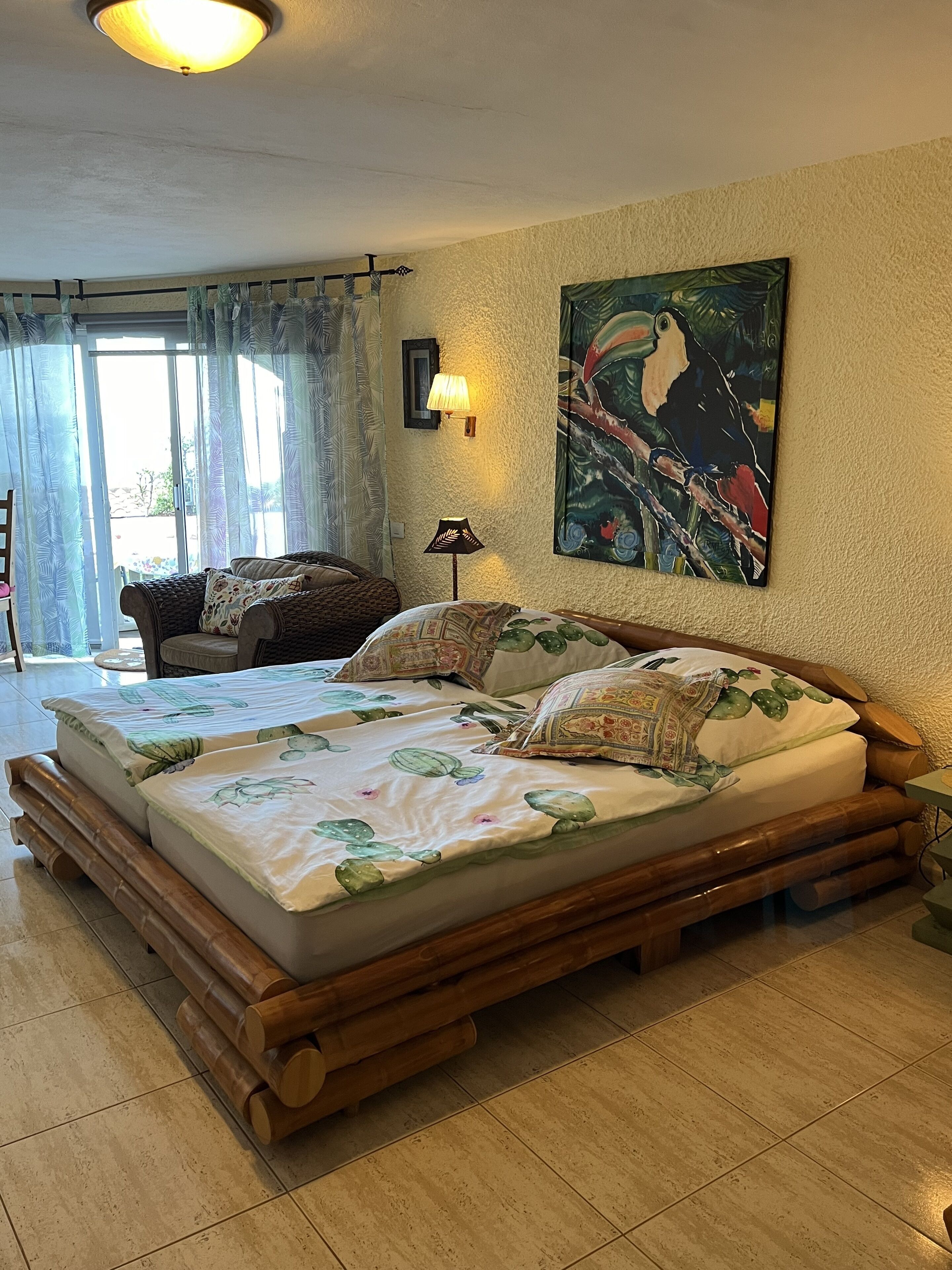 1 dormitori, planxa i posts de planxar, wifi gratuïta i roba de llit 