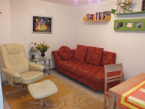 Flat-screen TV, books, stereo - ... The holiday destination Dingolfing-Landau - lovingly furnished with much comfort! (Landau a.d. Isar)