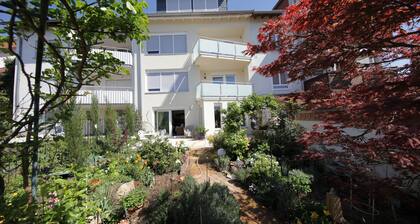 quiet accommodation in a central location 2km to Heidelberg