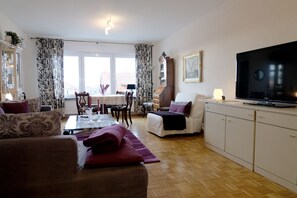 Smart TV - quiet accommodation in a central location 2km to Heidelberg (Leimen)