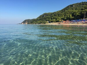 On the beach, sun loungers, beach towels - Stylish duplex with a breathtaking view over the Ionian Sea (Loutsa)