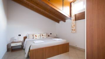 1 chambre, bureau, lit parapluie, Wi-Fi