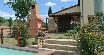 Familienfreundliches, komfortables Ferienhaus mit Privatpool in Meernähe