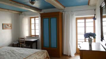 2 habitaciones, tabla de planchar con plancha y wifi gratis