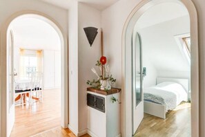 Ferros/tábuas de passar roupa, Wi-Fi, roupa de cama