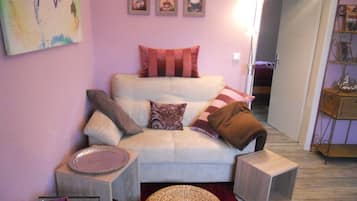 Smart-TV, Bücher, Stereoanlage