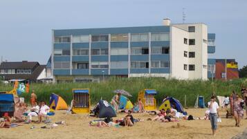 Una playa cerca