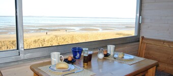 Beautiful apartment with sea views right on the beach in Cuxhaven-Sahlenburg