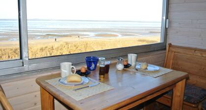 Beautiful apartment with sea views right on the beach in Cuxhaven-Sahlenburg