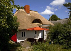 Exterior - Thatched roof house close to nature and the Bodden (Born)