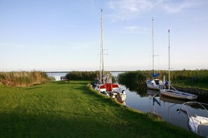 Marina - Thatched roof house close to nature and the Bodden (Born)