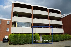 Exterior - Vacation apartment on the eastfr. North Sea coast in Dornumersiel. Now also with WiFi (Dornum)