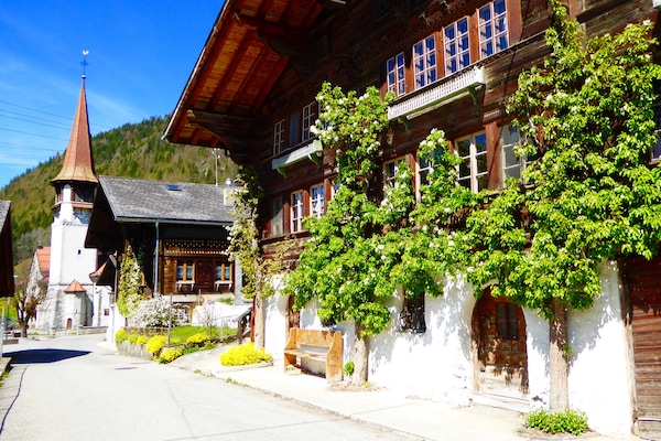 Dorfstrasse in Jaun