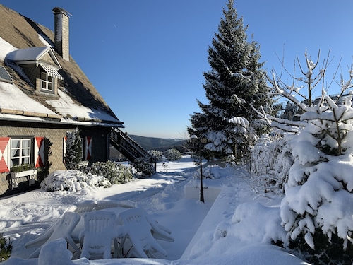 Large cozy apartment centrally in Winterberg with panoramic views