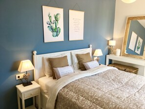 3 bedrooms, in-room safe, iron/ironing board, free WiFi