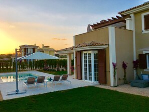 Outdoor pool - Family-friendly villa, close to the beach, air conditioning, WiFi, heating (Cala Murada)