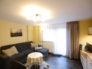 Smart TV, DVD player, stereo