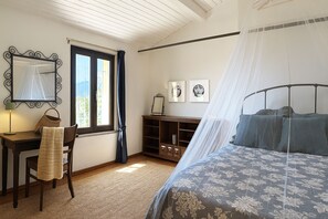 2 habitaciones, escritorio, cuna de viaje y wifi gratis