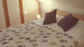 2 bedrooms, desk, soundproofing, iron/ironing board