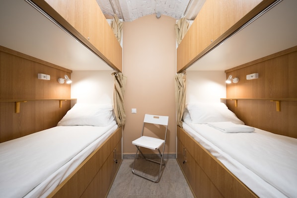 Economy Shared Dormitory, Mixed Dorm, No Windows | Soundproofing, iron/ironing board, free WiFi, bed sheets