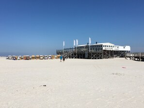 In Strandnähe, Liegestühle