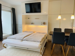 2 Schlafzimmer, Reisekinderbett, kostenloses WLAN
