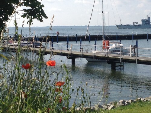 Ruhig gelegener Bungalow mit Terrasse und Blick aufs Wasser und in die Natur