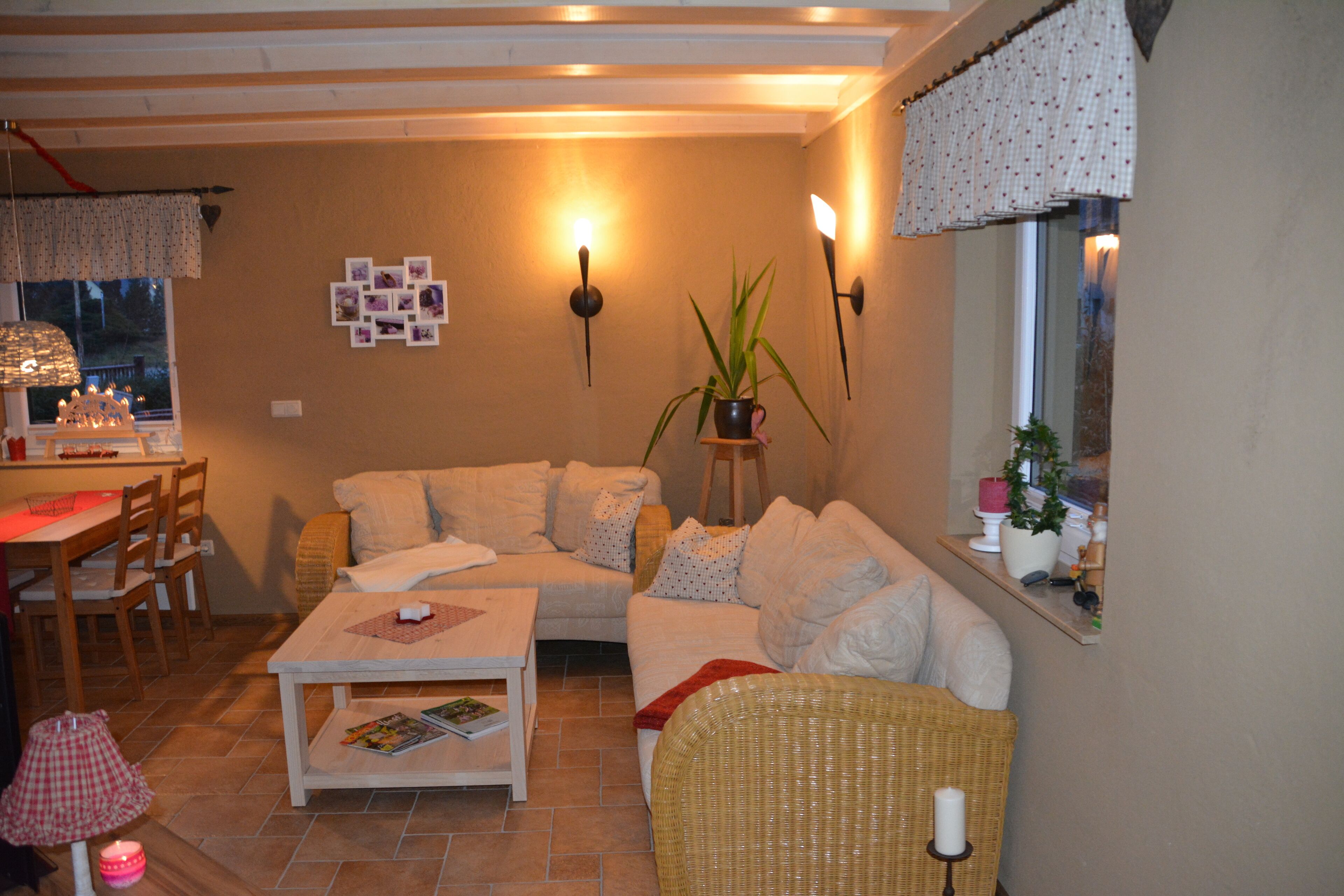 Smart-TV, DVD-Player, Bücher, Musikbibliothek