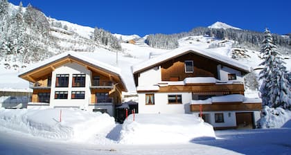 Comfort apartments in a beautiful mountain and skiing world for 2-4 people